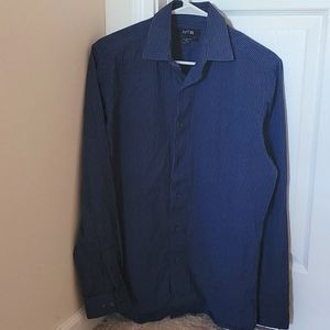 Apt9 Men's button down dress shirt